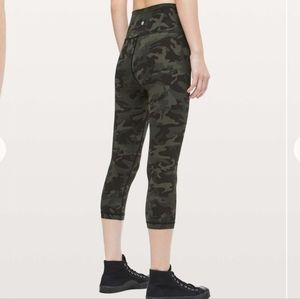 Lululemon wunder under crop leggings